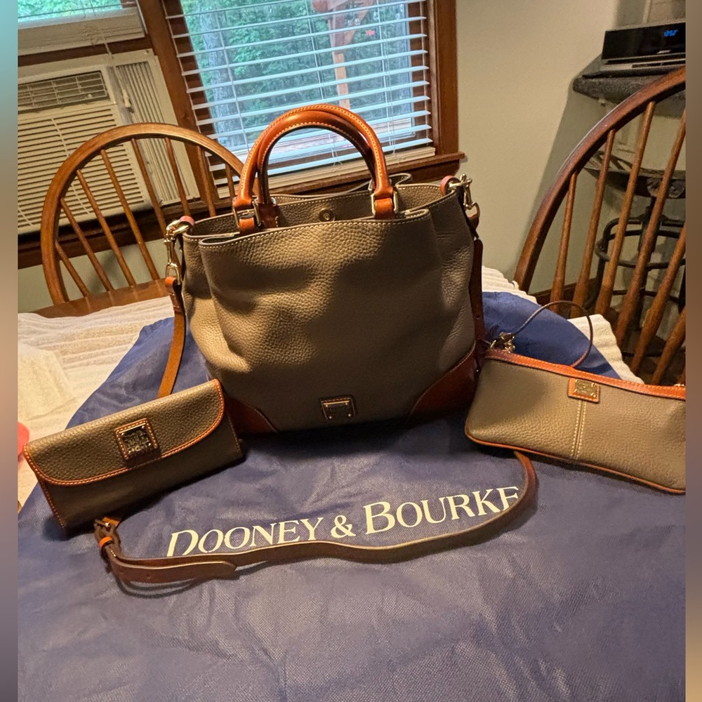 Dooney & Bourke Gray Pebble Leather w/matching wristlet & wallet